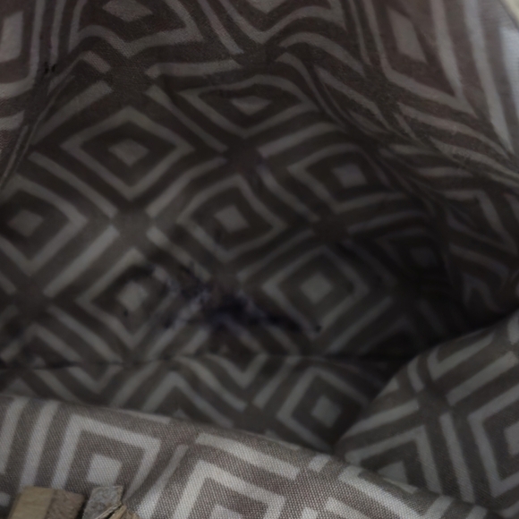 Brighton Stylish Cream and Gray Leather Bag - Picture 12 of 13